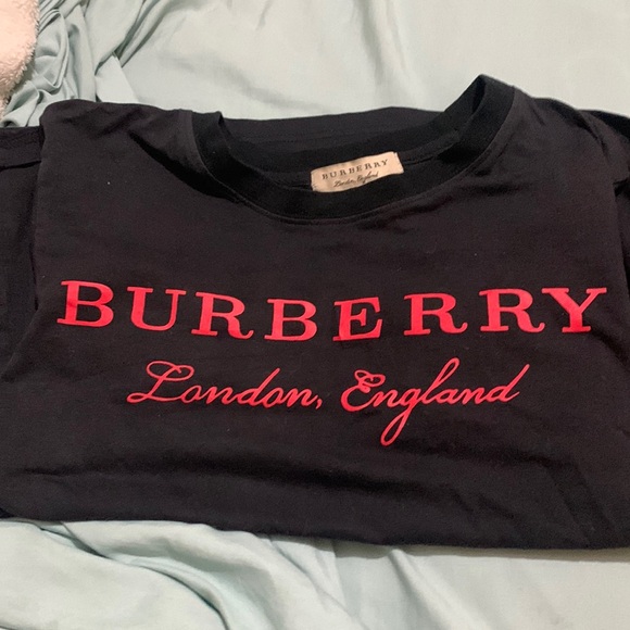 Burberry T-shirt - Picture 1 of 1
